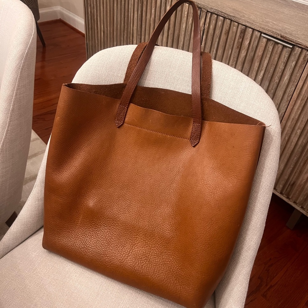 Madewell brand. The transport tote in color English saddle. Great bag!